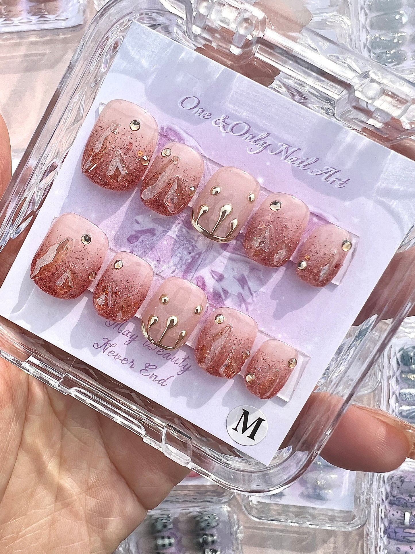 B29 Strawberry Crystal (Round Short)