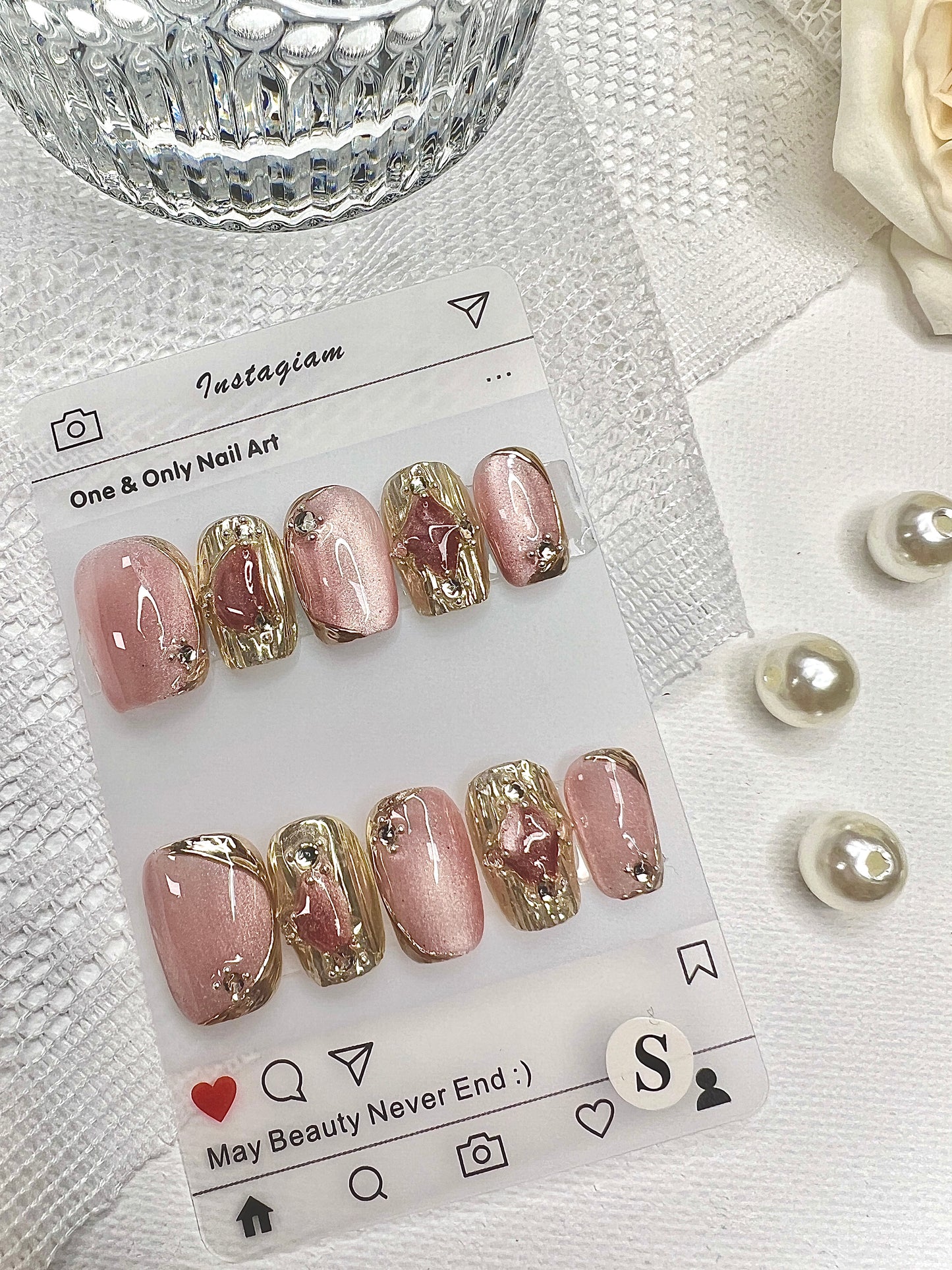 B09 Strawberry Crystal Stone