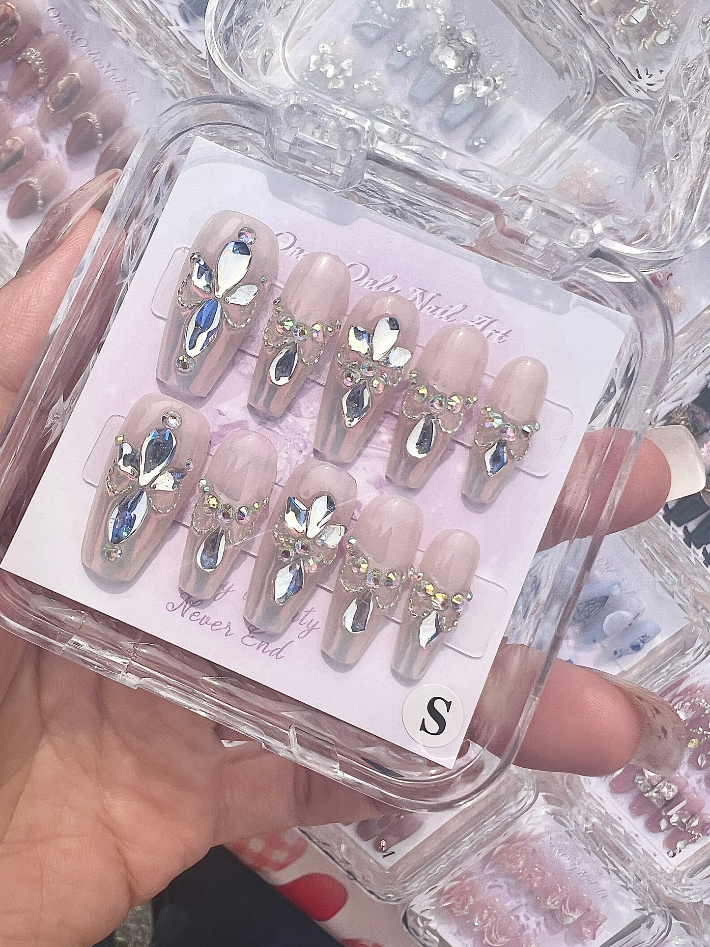 B73 Floral Globes
