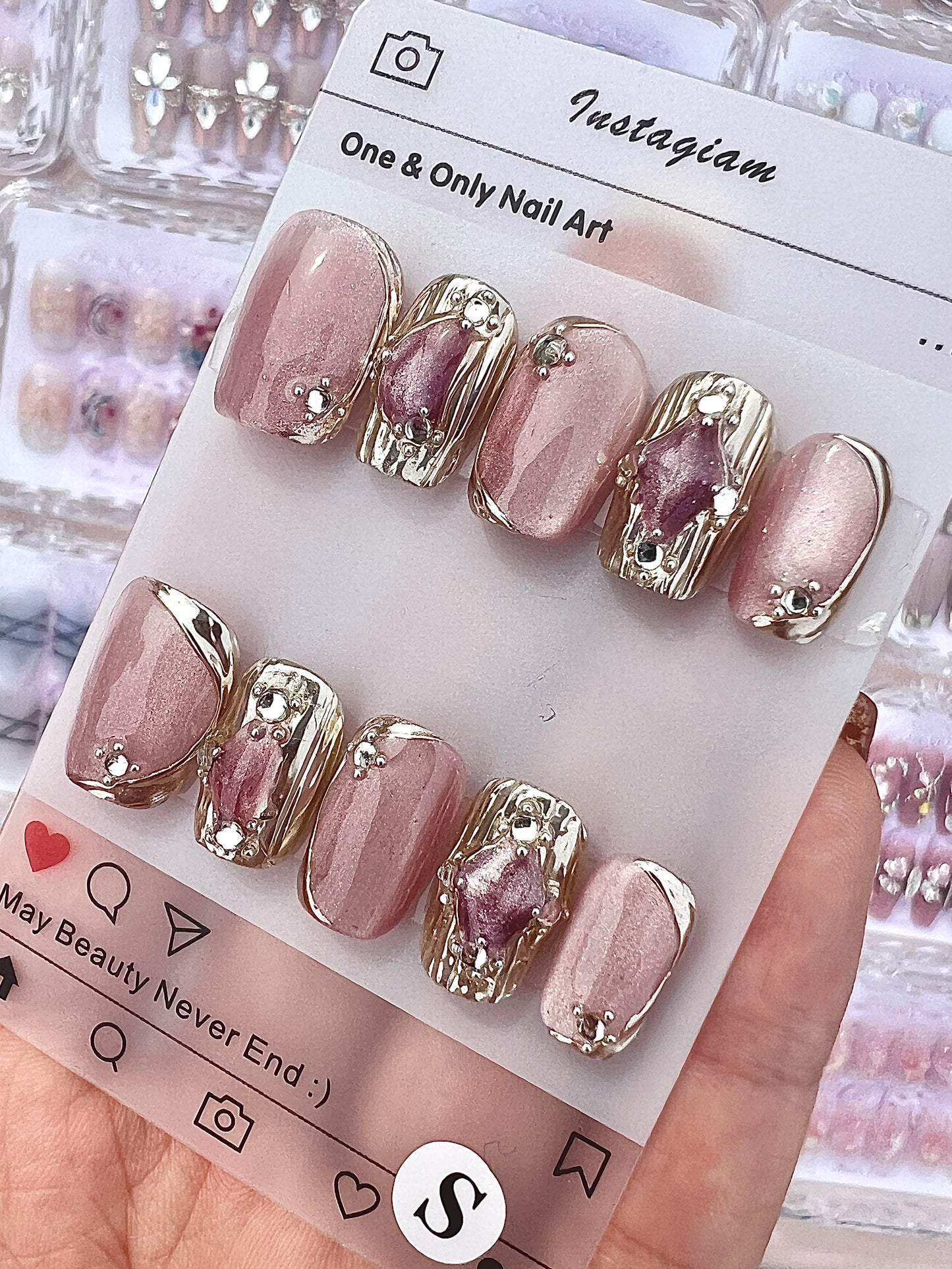 B09 Strawberry Crystal Stone